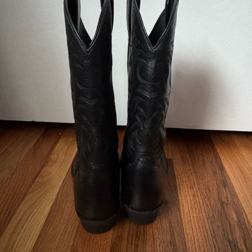 🤠Host Pick🤠 Ariat Men’s Heritage Round Toe Leather Cowboy Boots - Picture 5 of 7